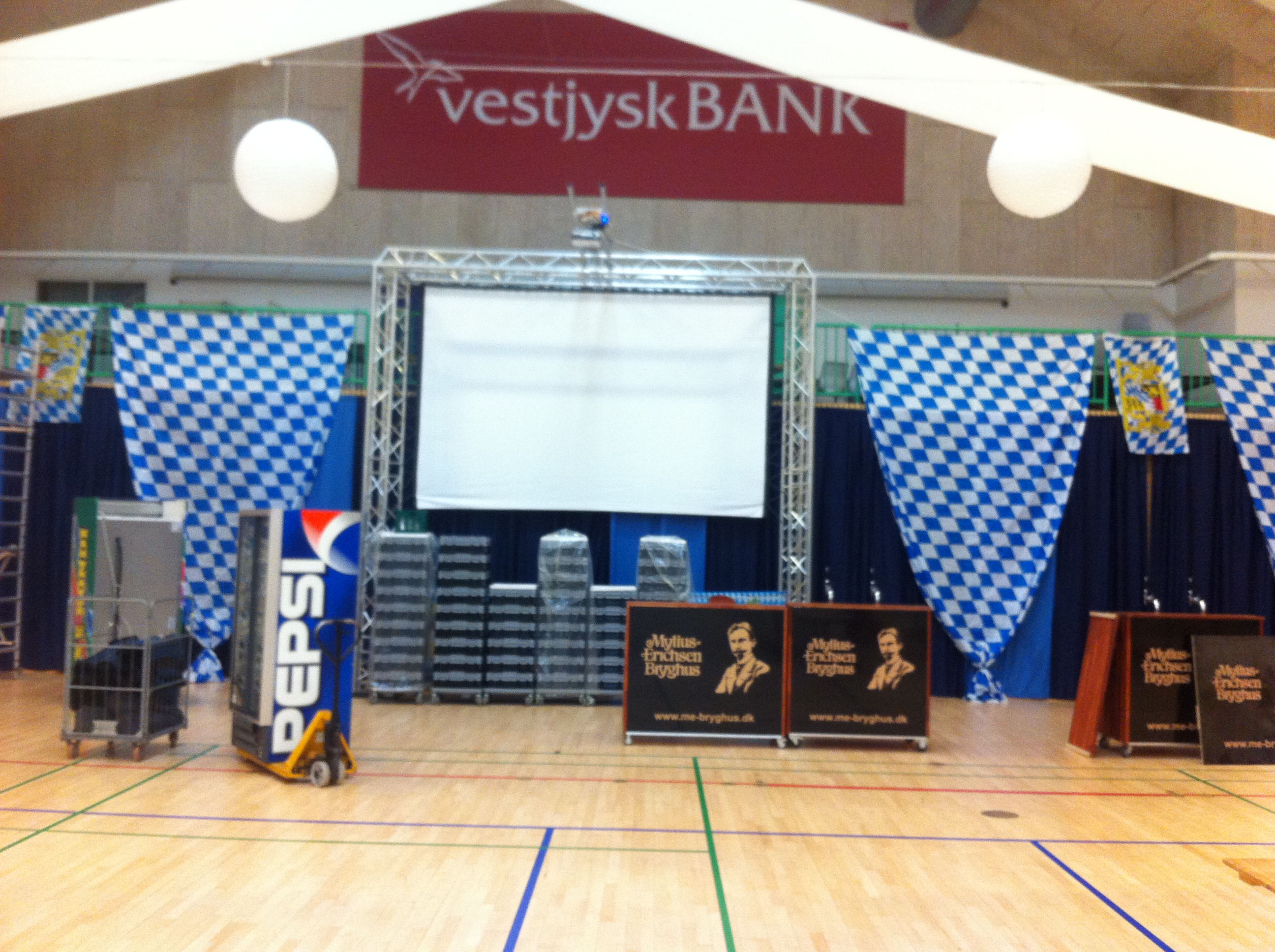 Storskærm 2,5 x 4 meter m projekter thumbnail 2