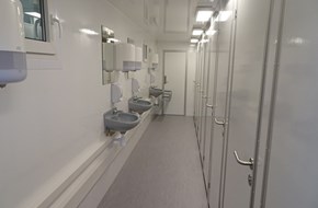 D. Toiletvogn 6 toiletter til afløb thumbnail 1