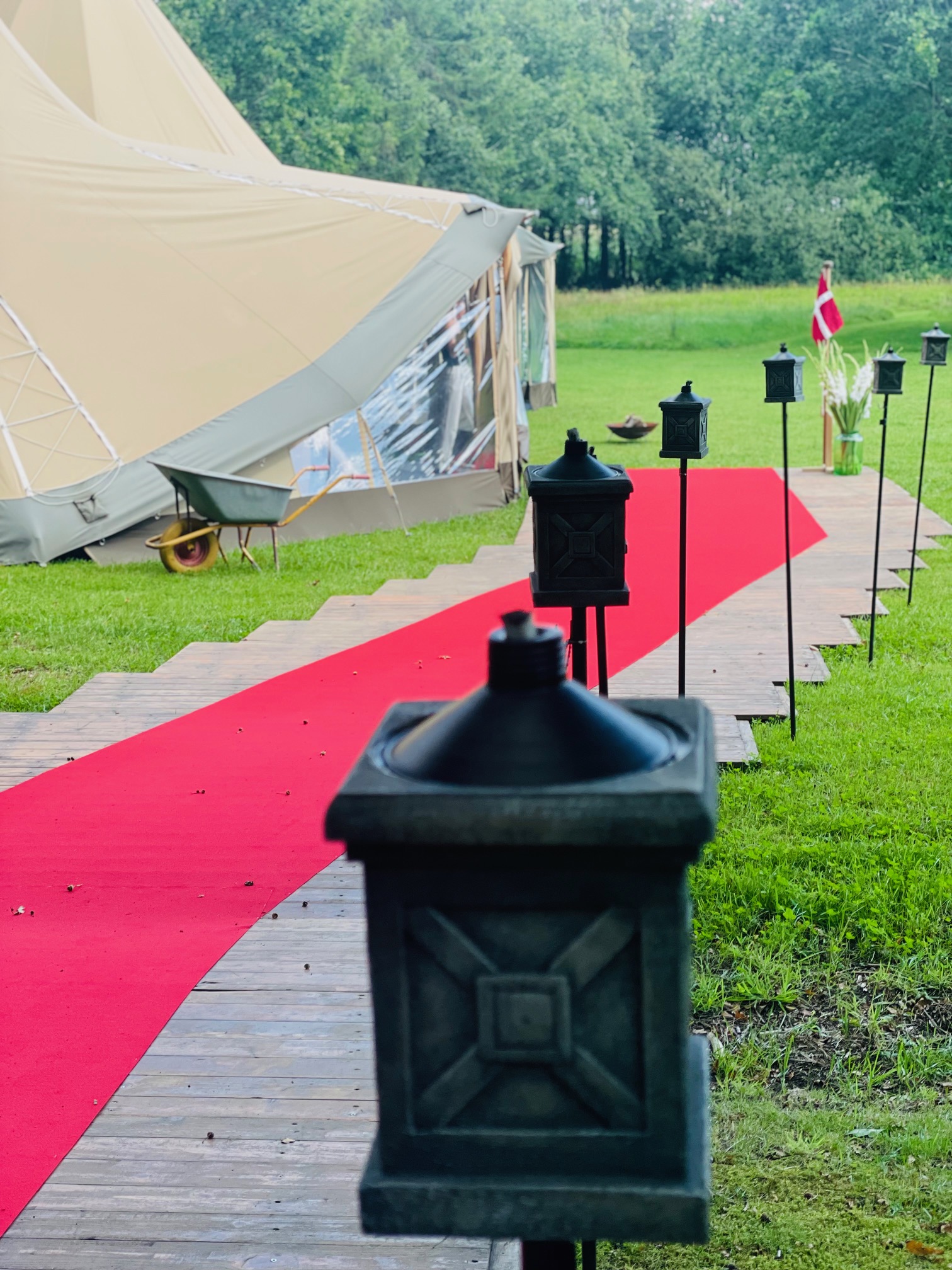 J. Rød løber 2,00 m. Bred sælges pr mtr thumbnail 4