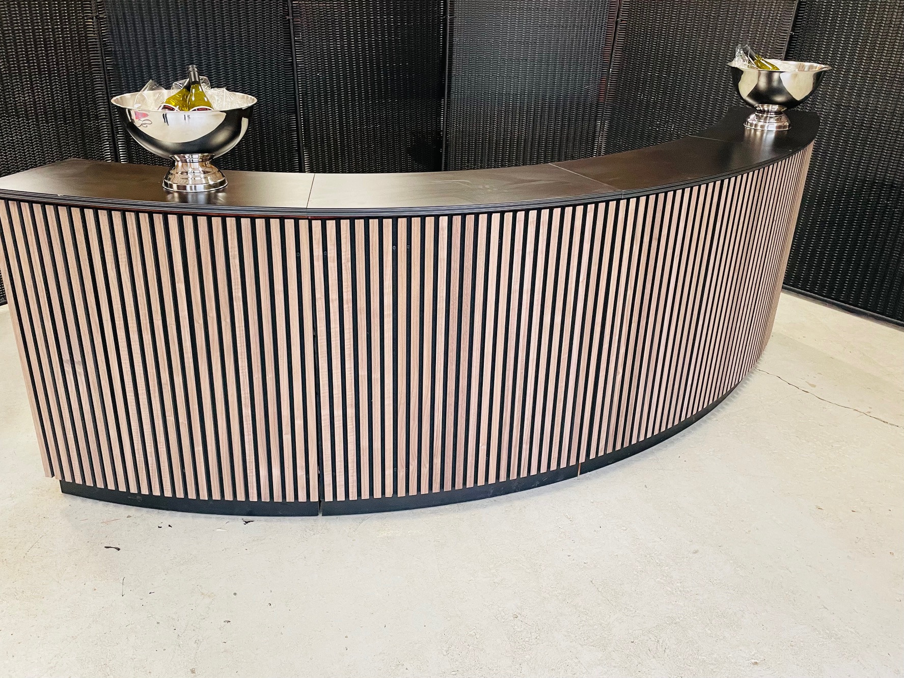 a. Oval bar  thumbnail 1