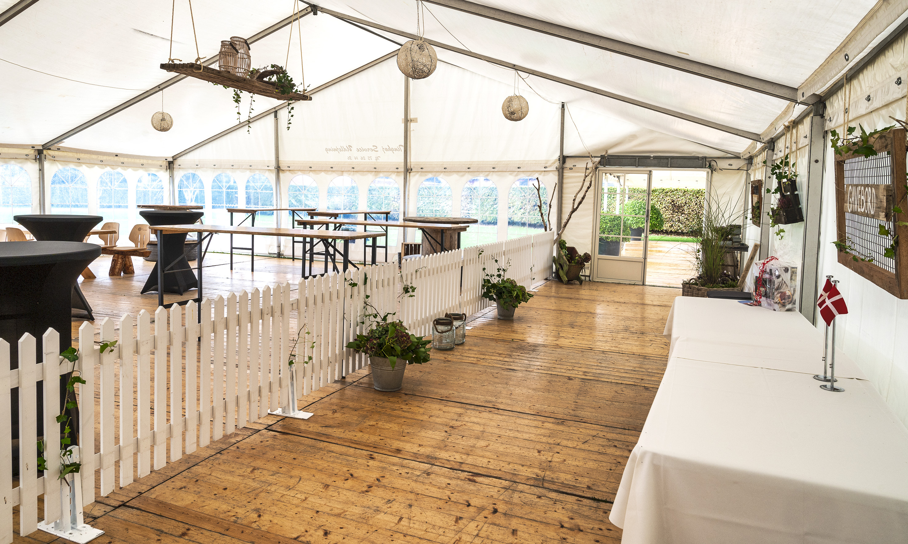 B. Bryllups trægulv pr m2 thumbnail 1