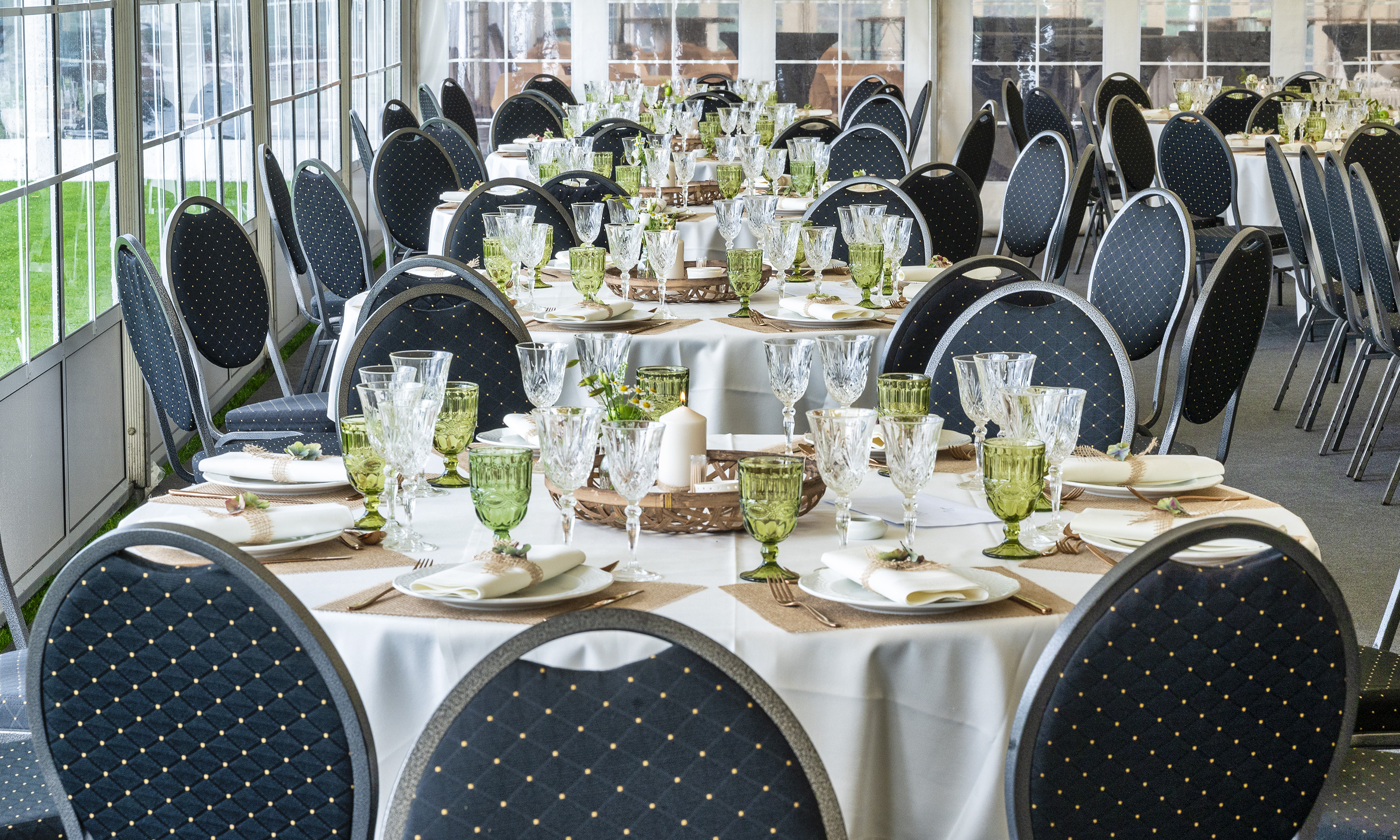 L. Runde borde 9 pers Ø 160 cm. thumbnail 2